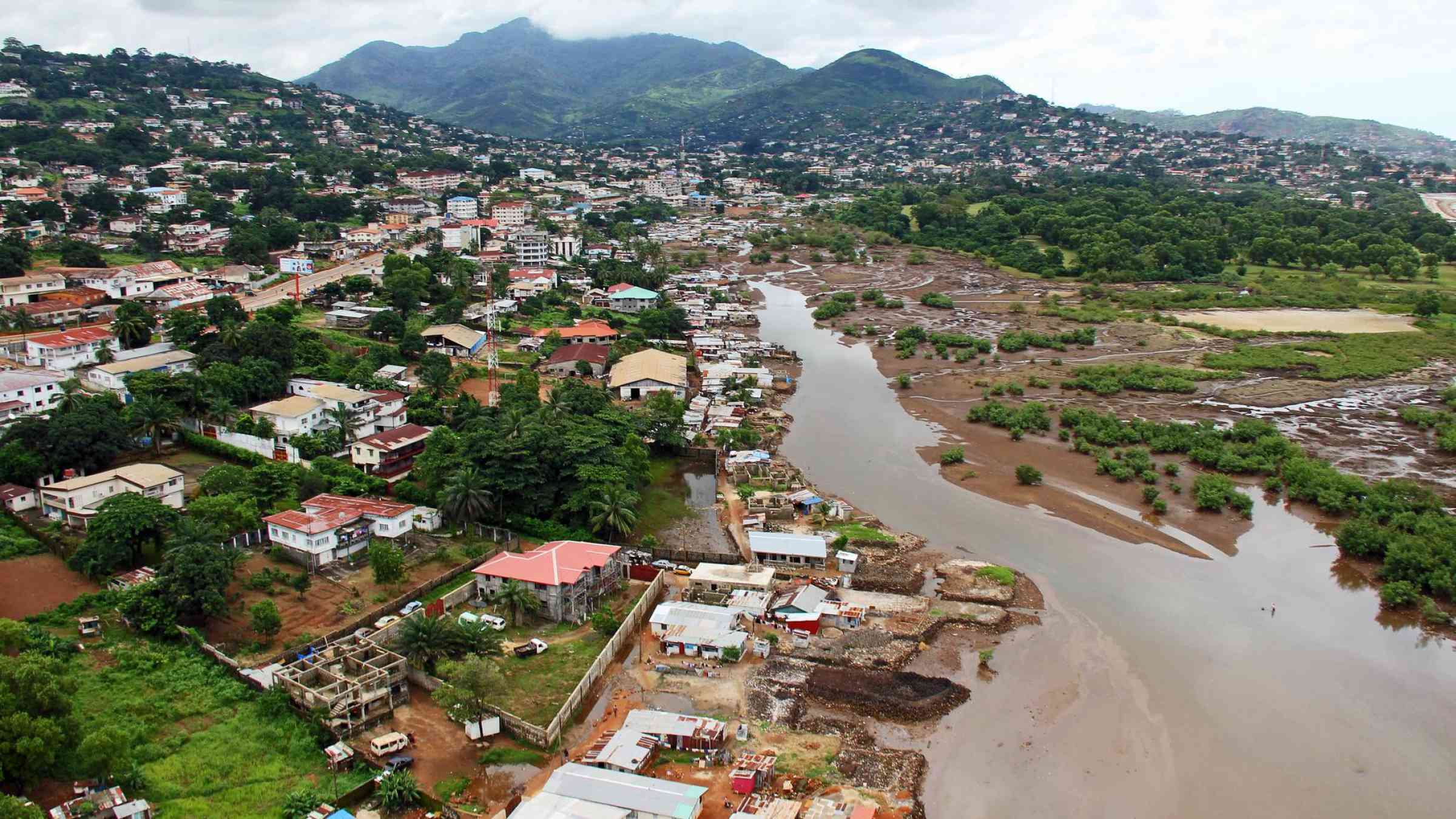 United Nations Environment Programme Disasters & Conflicts Sub-Programme Freetown - Aberdeen Creek - Sierra Leone
